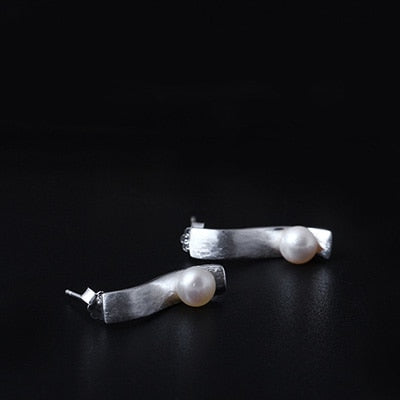 925 Sterling Silver Earrings For Women 2 Color Simulated Pure Pearl Stud Earrings Elegant Round Party Fine Jewelry YE36