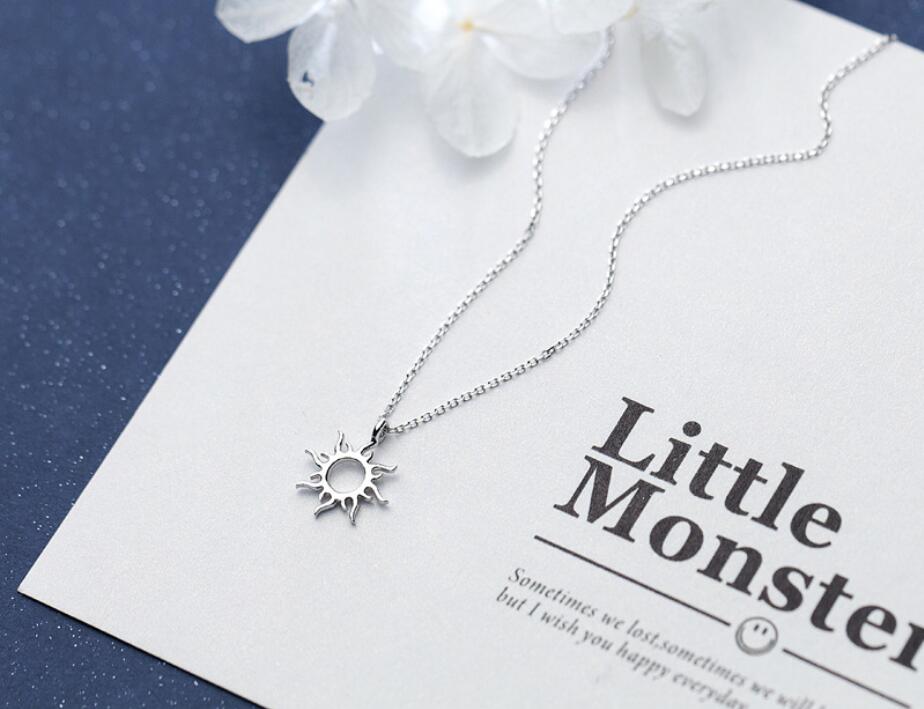 925 Sterling Silver Lovely Simple Tiny Small Sun Pendant Necklace Jewelry A2170