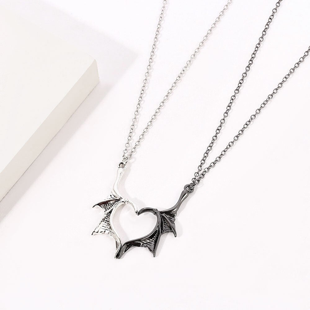 A pair of Heart-shaped Dragon Wings Vintage Pendant Necklace Charm Punk Lovers Necklace Vintage Mysterious Charm For Man Women