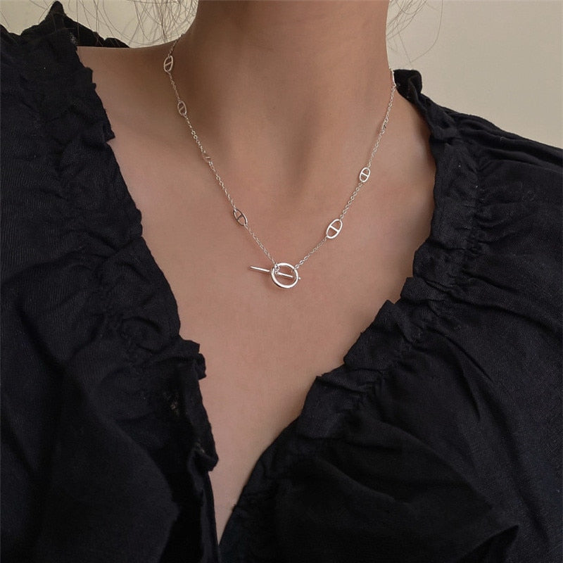 AOMU 2021 Winter Korean Retro Geometric Hollow Minimalism Necklace Metal Pig Nose  Chain for Female Jewelry Gifts