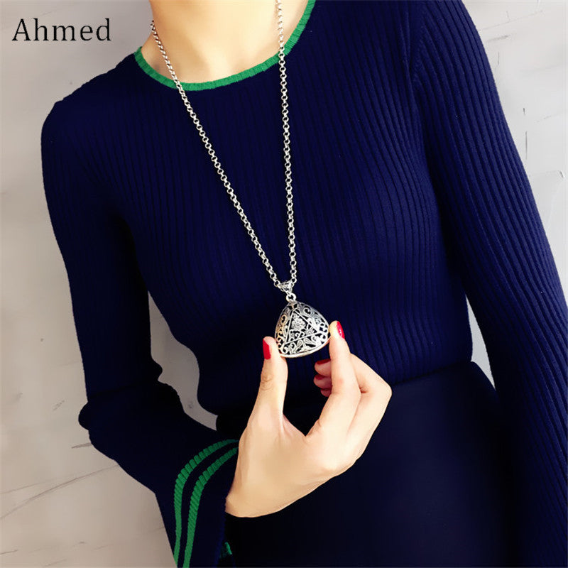 Vintage Silver Hollow Printing Alloy Love Pendant Long Necklace For Women Simple Retro Statement Necklaces Fashion Jewelry