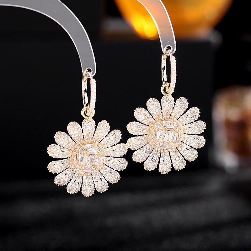 America Jewelry  Color Zircon Exaggerated Daisy Flower Earrings Elegant Women's Holiday Party Accessories
