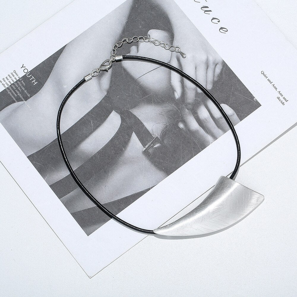 Amorcome Classic Geometric Around the Neck Pendants Chains Necklace Woman Black Leather Cord Chokers Unusual Cloth Jewelry