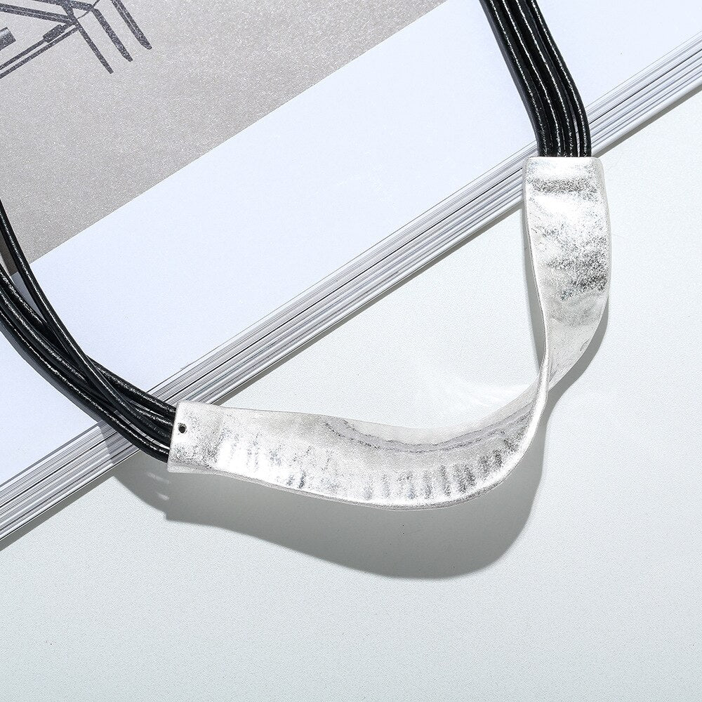 Amorcome Women's Pendants Necklace for Women Men Vintage Twisted Metal Leather Rope Choker Necklaces Neck Collar Jewelry Femme