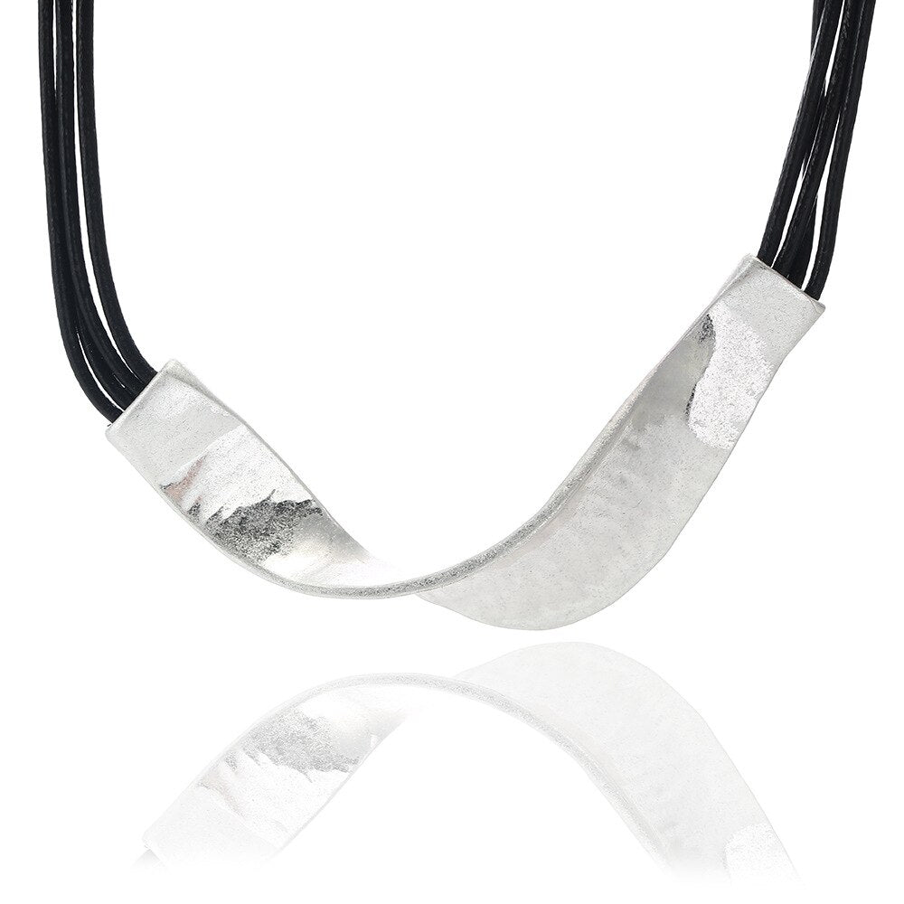 Amorcome Women's Pendants Necklace for Women Men Vintage Twisted Metal Leather Rope Choker Necklaces Neck Collar Jewelry Femme