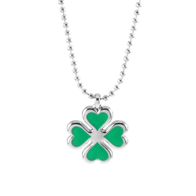 Anime Peripheral tokyo avengers Heroine Orange Hyuga Clover Necklace Small Fresh Pendant necklaces for women Couple pendants