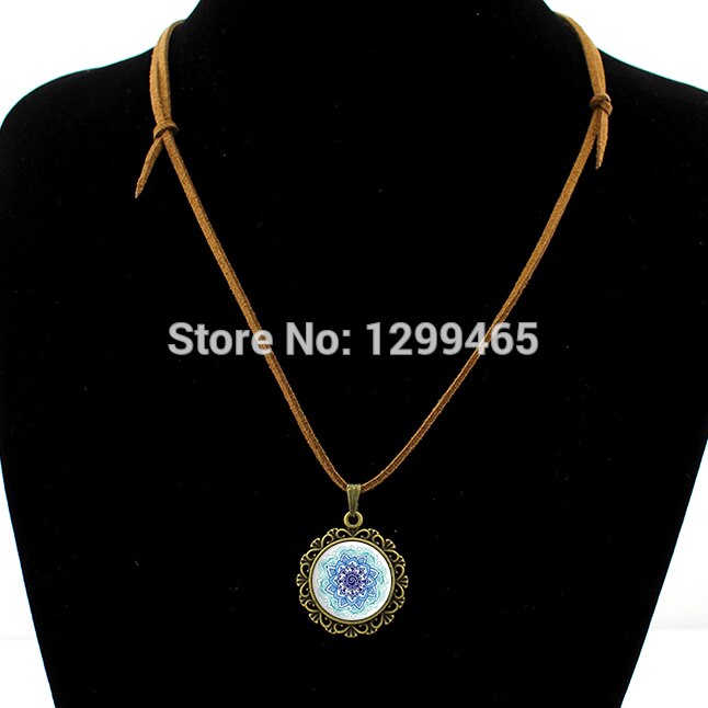 Antique Bronze plated Leather Necklace Mandala flower Arrived Vintage Krishna Mediterranean tile pattern jewelry L 110