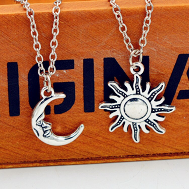 Antique Silver Color Sun Moon Pendants & Necklaces Lovers Retro Short Chain Choker Necklace Friends Women Jewelry A754
