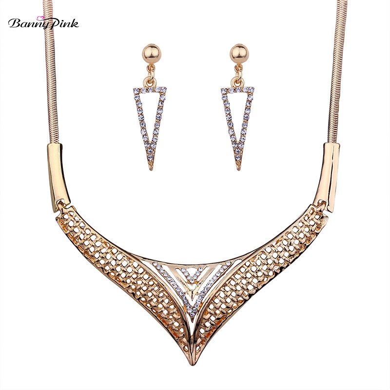 Banny Pink Shiny Alloy Triangle Pendant Choker Necklace For Women Chunky Metal Statement Chain Choker Collar Jewelry