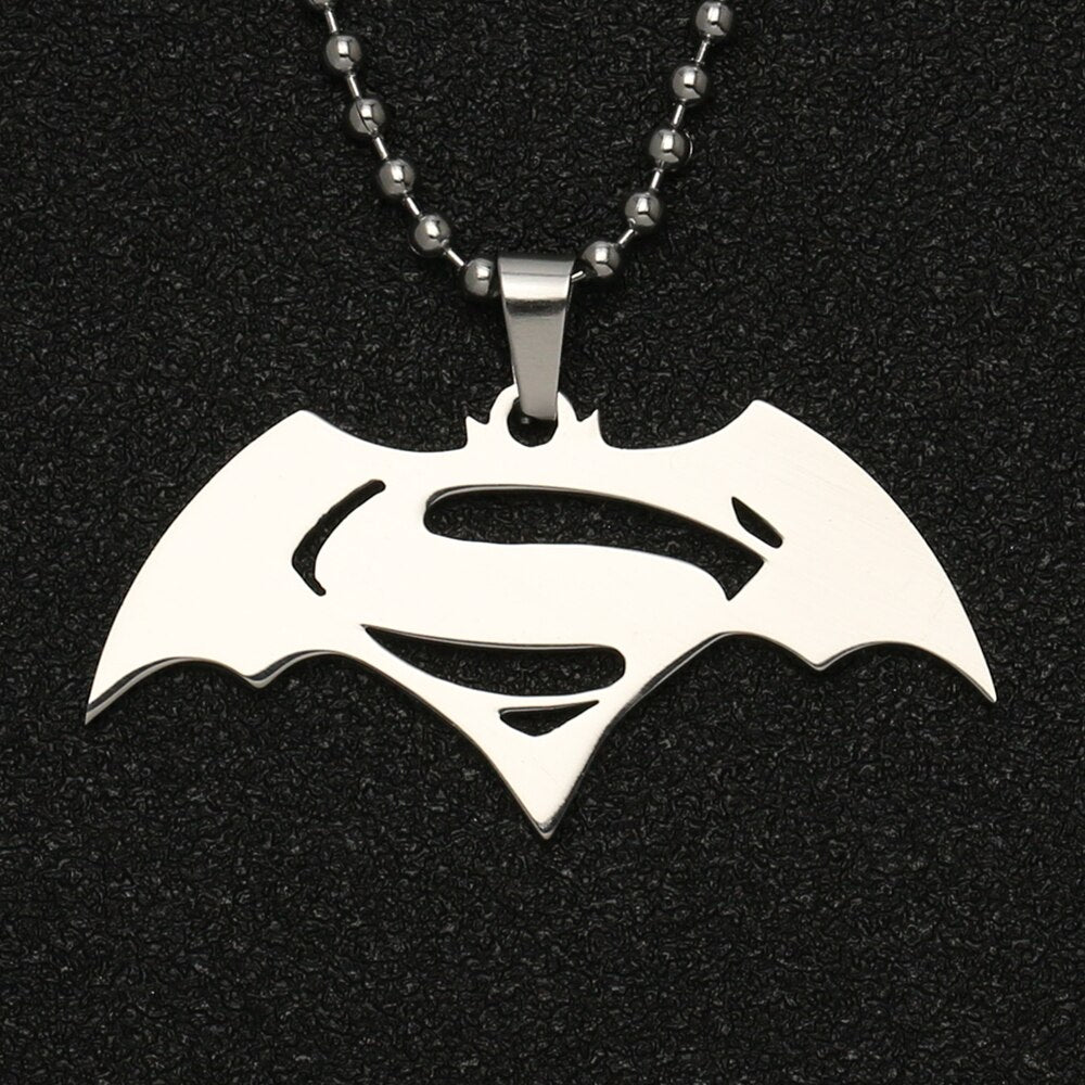 Bat Necklace Bruce Wayne Dark Knight Dawn of Justice Gotham Superhero Silver Color S Letter Pendant Jewelry Cosplay
