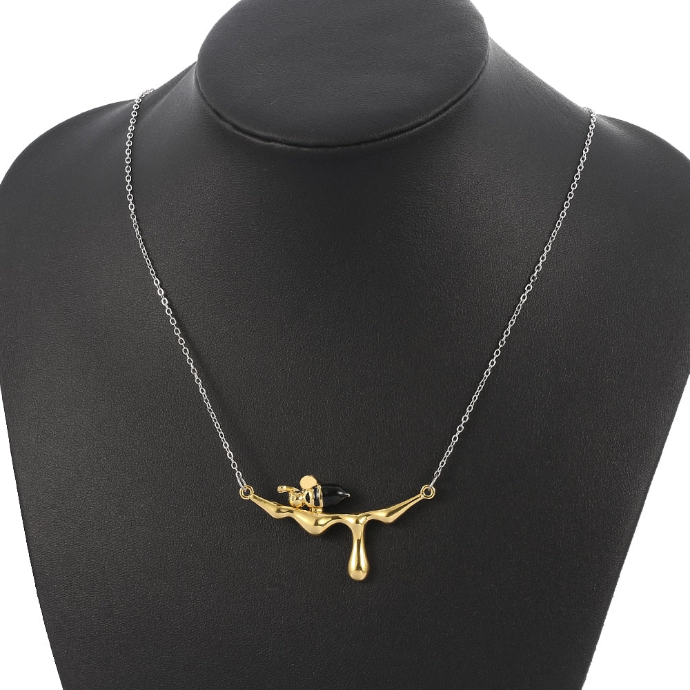Bee and Dripping Honey Pendant Necklace Charm golden silver color bee chain necklace Designer Fine animal Jewelry gift for Women