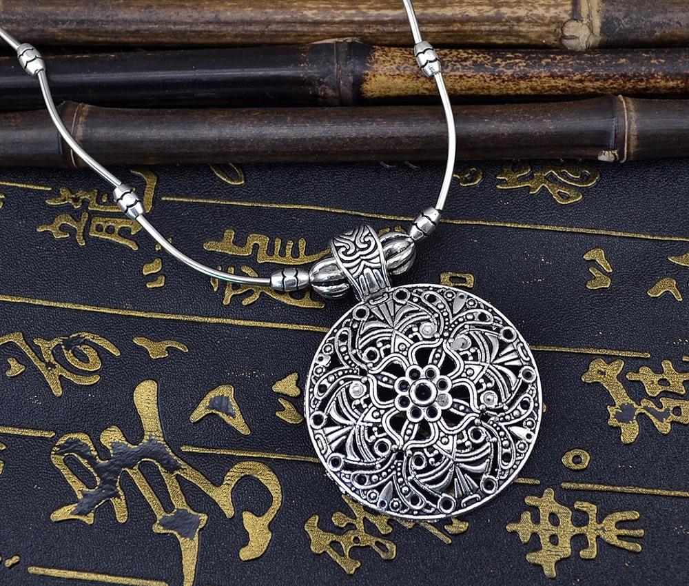 Bohemian Vintage Alloy Round Hollow Out Pendant Necklace Carved Flower Women Necklace Party Jewelry Tribal Afghan Gift
