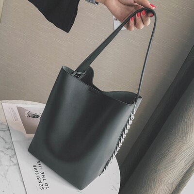 Brand Bucket Bag Daughter-in-law Chain Decoration Wide Shoulder Bag Shoulder Bag Messenger Bag Handbags