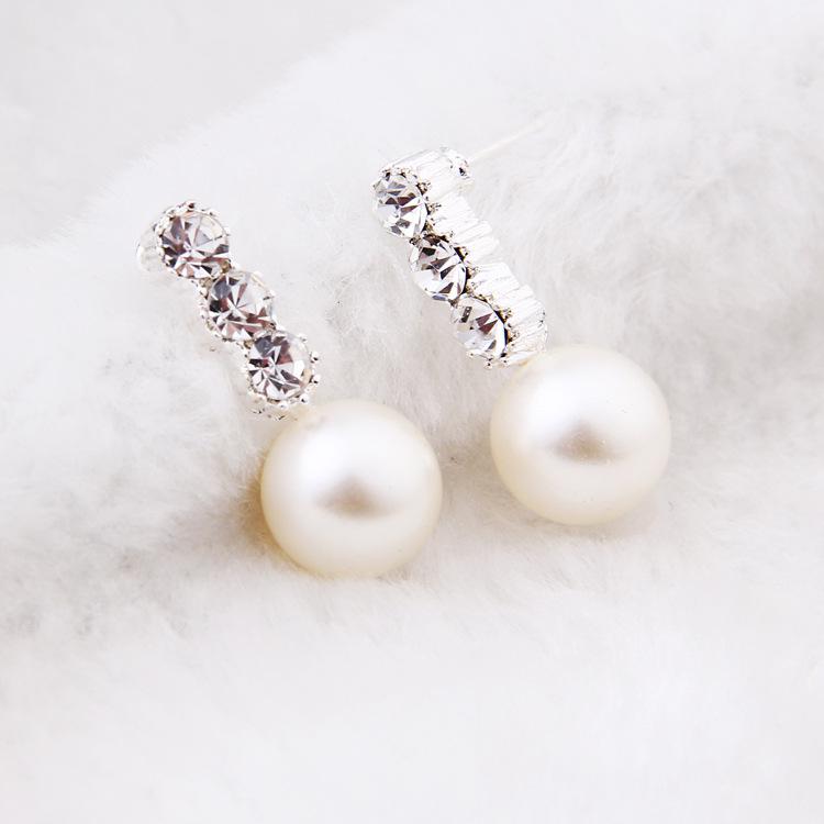 Brincos 2020 Hot Fashion Simple Personality Simple High-end Imitation Pearl Earrings Women Jewelry Wholesale Crystal Earrings