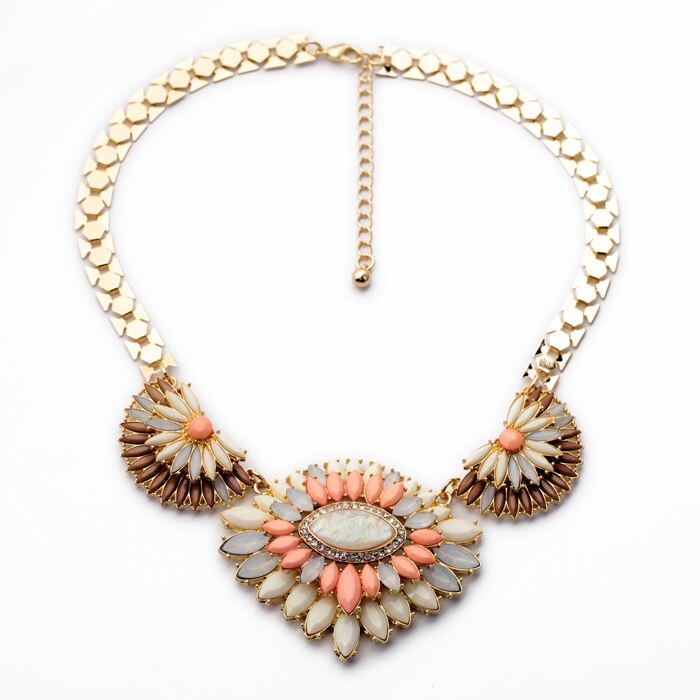 Bulk Price The Most Popular Exaggerated Twisted Singapore Chain Resin Plant Shiny Gold Color Pendant Necklace