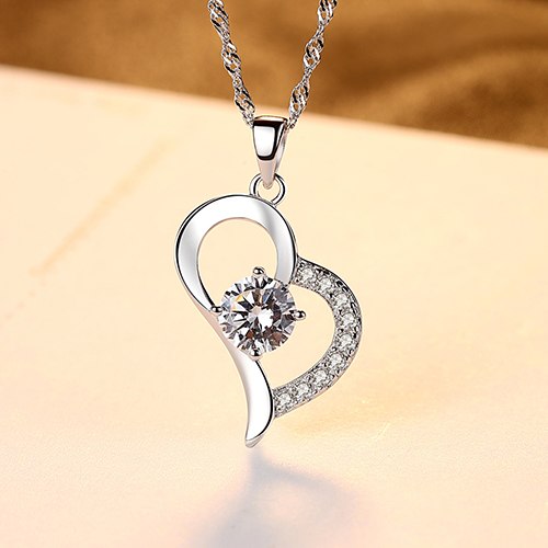 Clear Cubic Zirconia Delicate Heart Shape Pendant with Chain Women's Necklaces Vintage CZ Crystal Charm Necklaces Jewelry