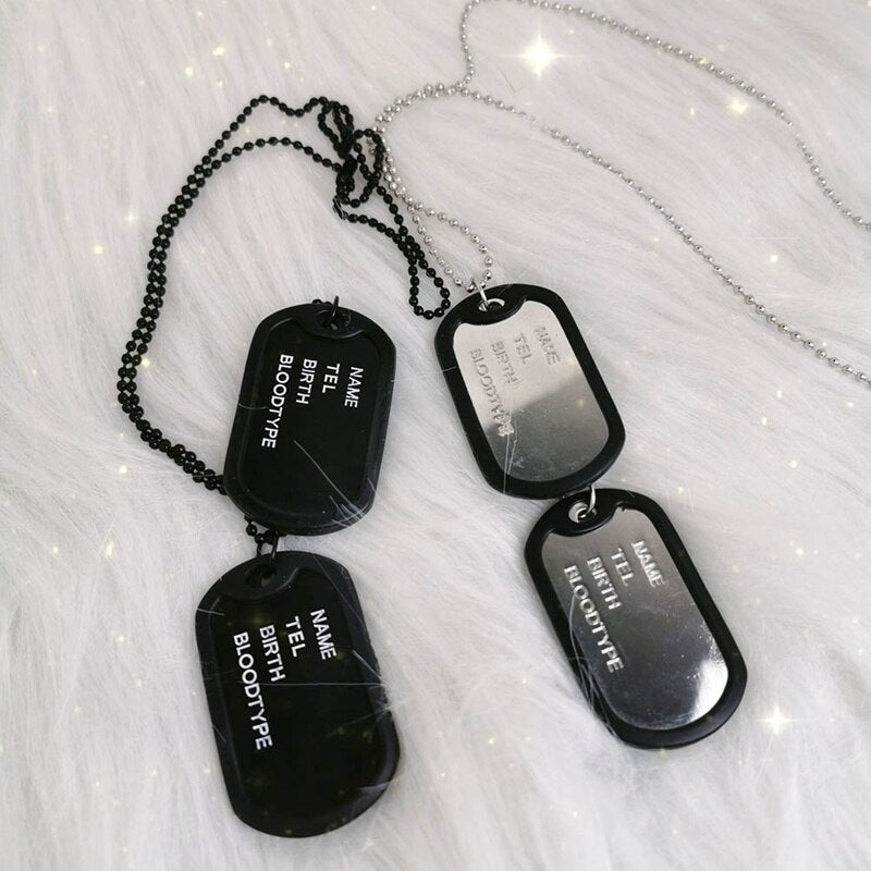 Cadena de eslabones estilo militar para hombre, colgante con letras de cuatro filas, doble fila, color negro