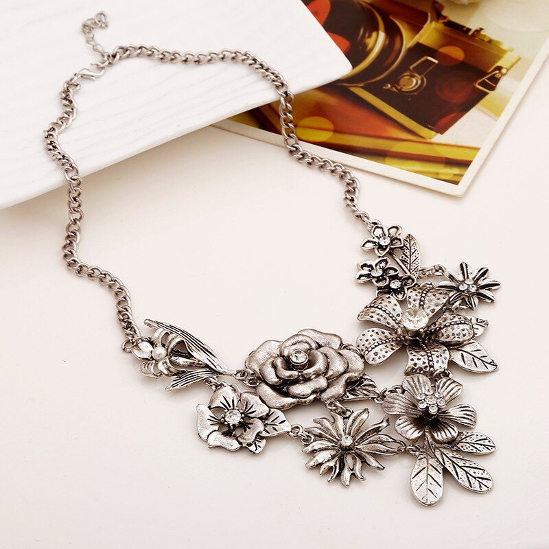 Camellia Chrysanthemum Rose Variety of Flower Combinations Bib-style Vintage Crystal Necklace with Rhinestones Collar Choker