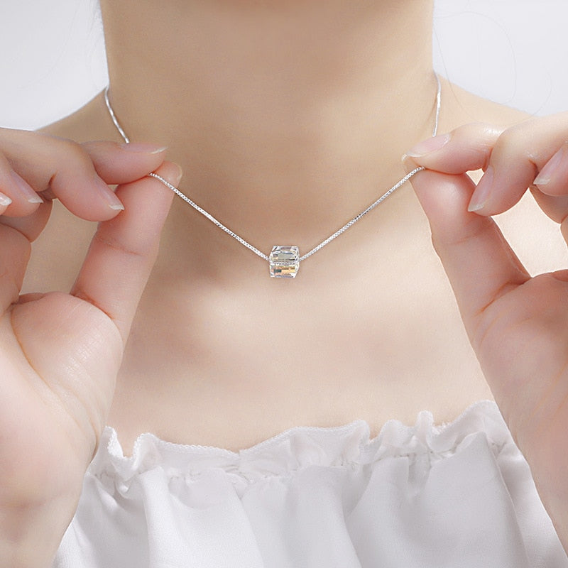 Chain Ladies Charm Necklace Jewlery Aurora Cube Sugar Pendant Necklace Austrian Dazzle Crystal Jewlery Collier Femme BFF