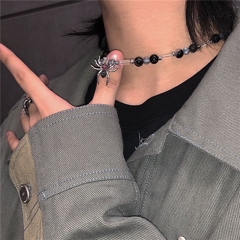 Chinese Style Spider Pendant Necklaces For Women Splice String Beaded Clacicle Chain Personality Cool Girl Jewelry Gift