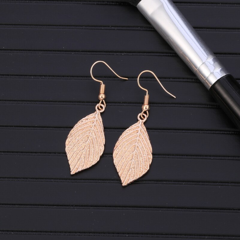 Classic Leaf Drop Earrings for Women Trendy Vintage Long Pendant Dangler Silvery Rose Gold Earring Gift for Girl Jewelry