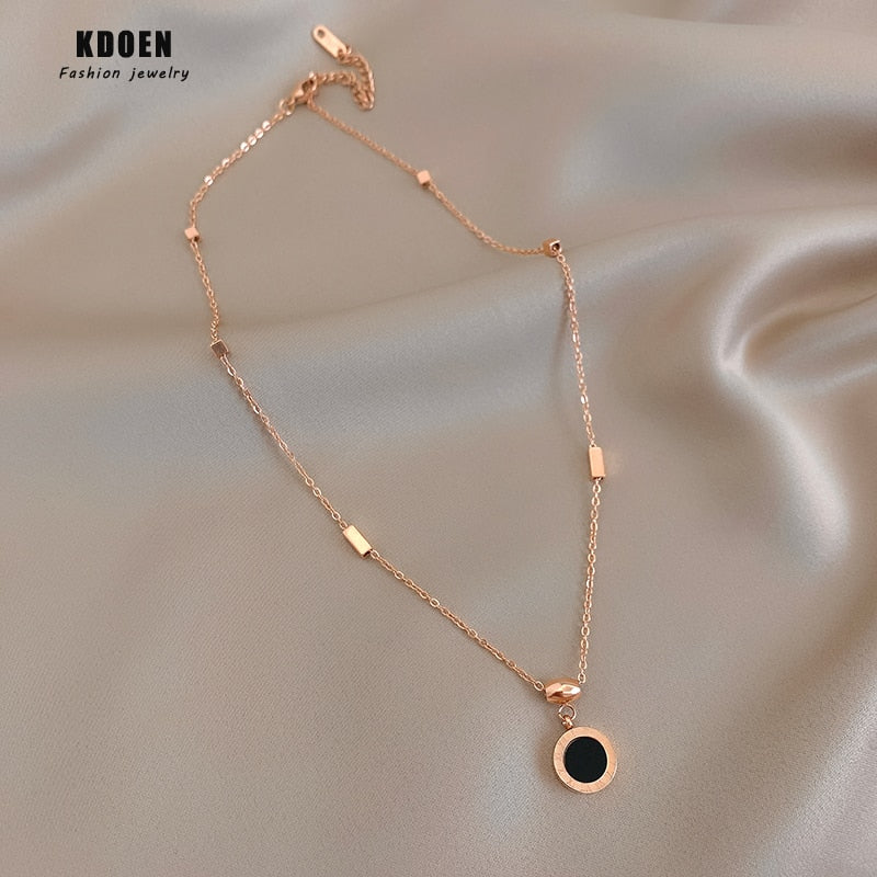 Classic Titanium Steel Roman Numeral Black And White Disc Pendant Necklace  Korean Jewelry Unusual Woman‘s Clavicle Chain