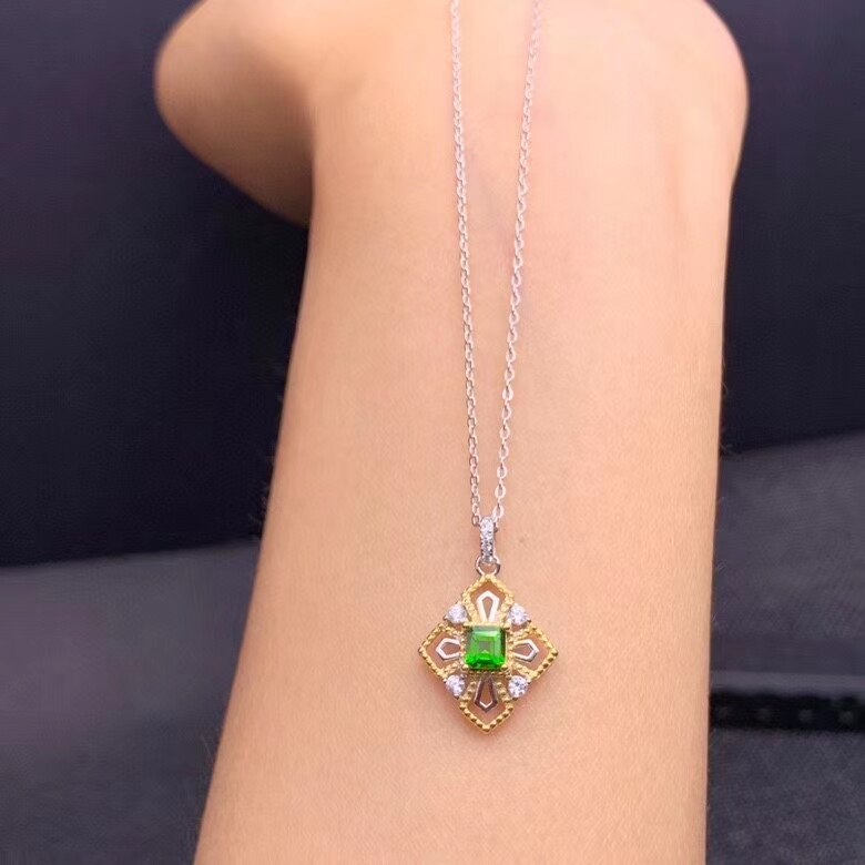 CoLife Jewelry Vintage Gemstone Pendant for Daily Wear 4mm Natural Chrome Diopside Necklace Pendant 925 Silver Gemstone Jewelry