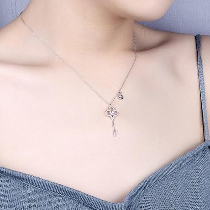 Crystal Vintage Lock Key Pendant Necklace Women Light  woman rhinestone necklaces Dress Jewelry