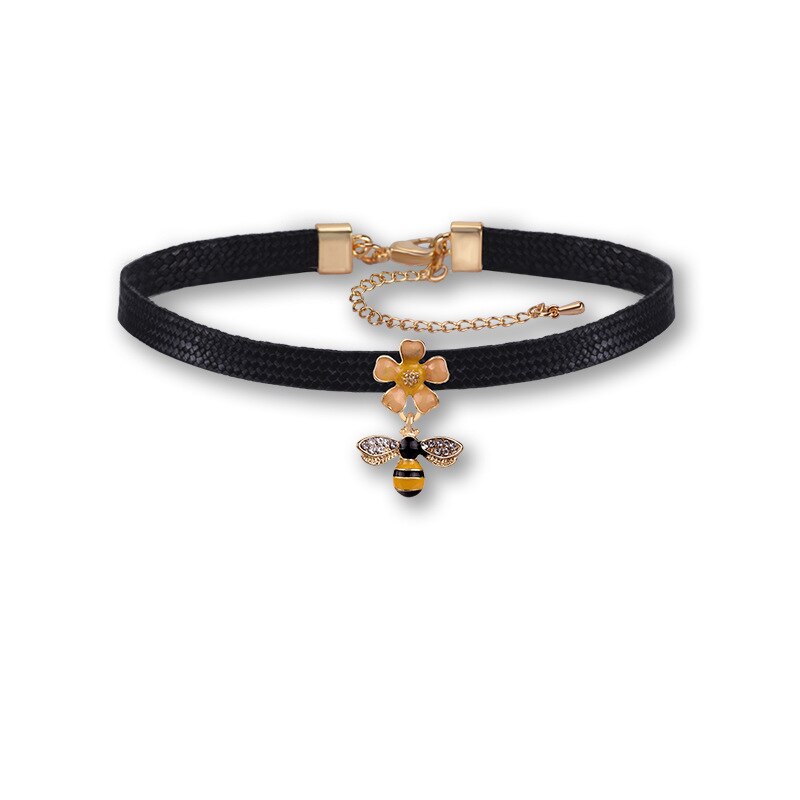 Cute Bee Flower Choker Necklace Black Leather Chain Short Necklace Clavicle Collar Girls Neck Chain Simple Personality Neck Band