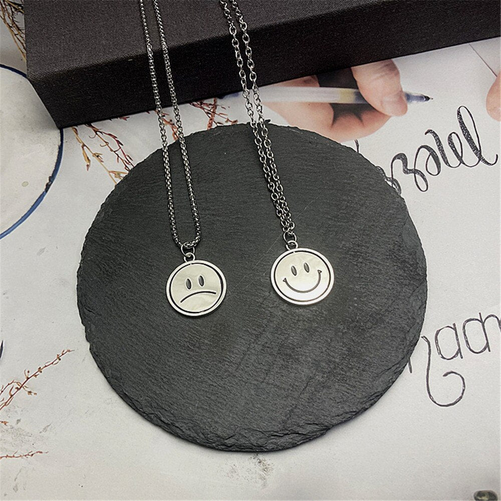Cute Double-sided Rotating Smiley Face Pendants & Necklace Women Simple Design Silver Color Smiling Faces Choker Jewelry A976