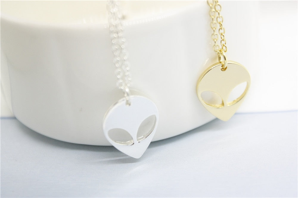 Cute Outer Space UFO Alien Necklace Shantou Variant ET Head Charm Pendant Necklace for Scientific Species Jewelry
