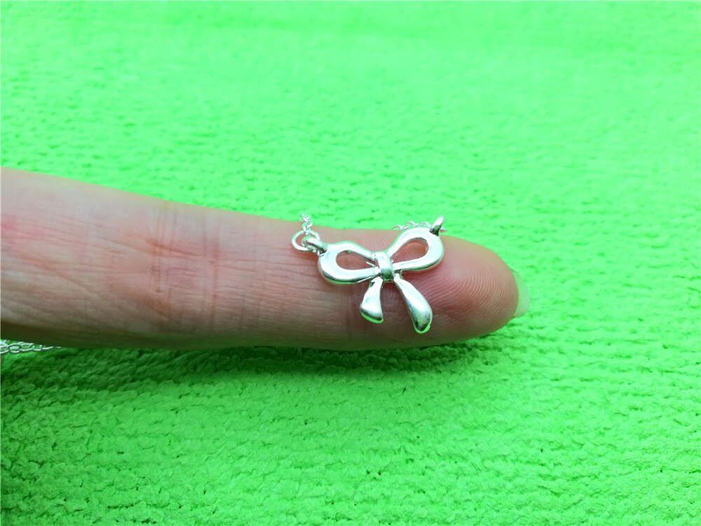Cute and compact Bow Necklace for Women's Wedding Lucky Blessing hollow bow-knot small rosette pendant Necklace Jewelry