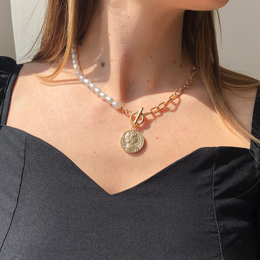 DIEZI Elegant Baroque Imitation Pearl Choker Necklace For Women Party Gift Vintage Key Chain Short Necklace Jewelry Girls Gift