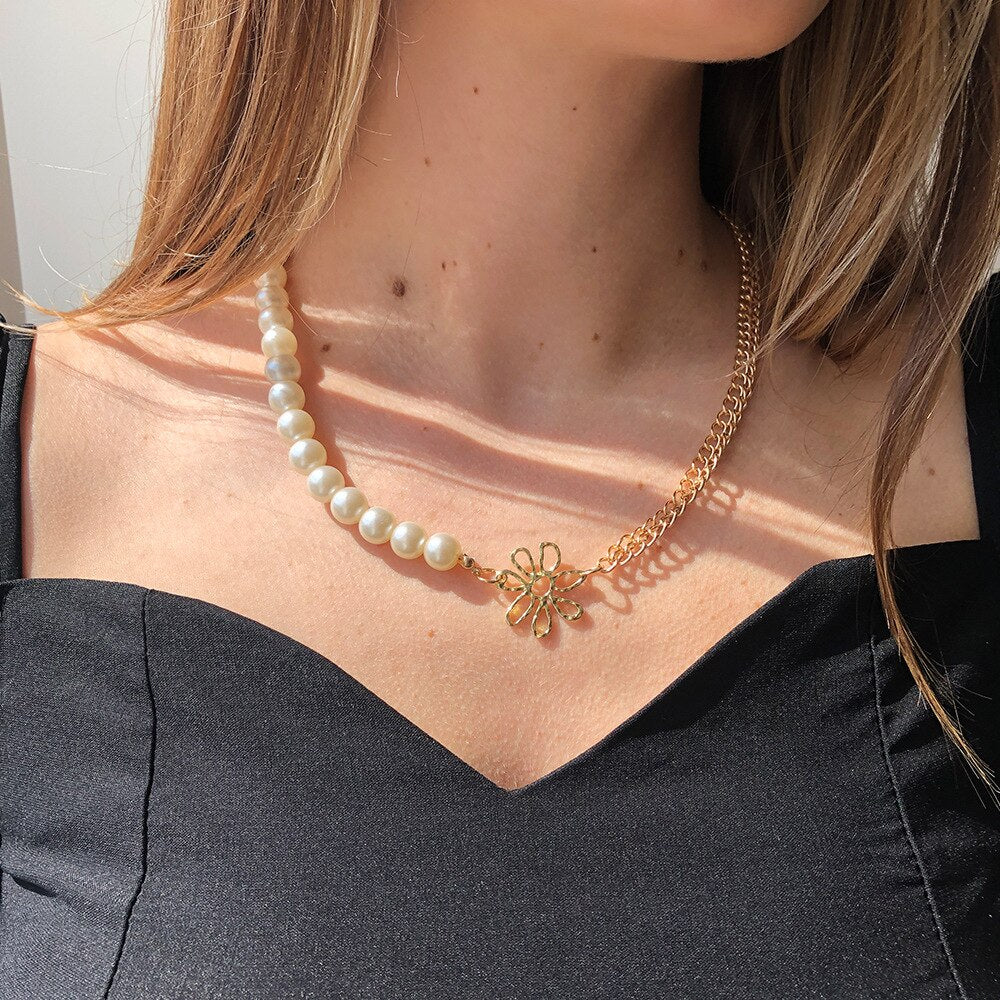 DIEZI Elegant Baroque Imitation Pearl Choker Necklace For Women Party Gift Vintage Key Chain Short Necklace Jewelry Girls Gift