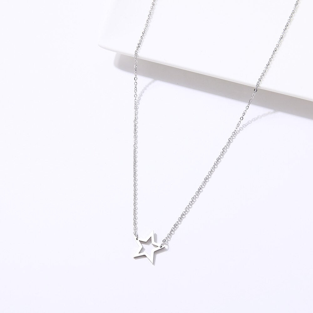 DOTIFI para mujer pentagrama hueco colgante de acero inoxidable collar moda joyería de regalo para amigo T59