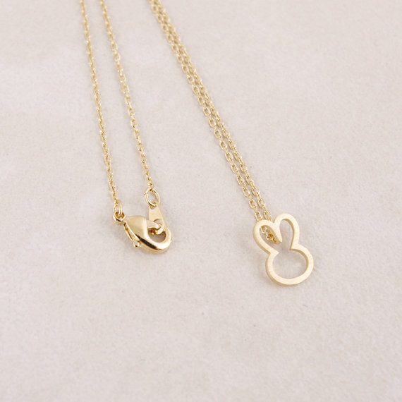 2020 New European and American jewelry personality simple metal geometric triangular fringe women's short necklace