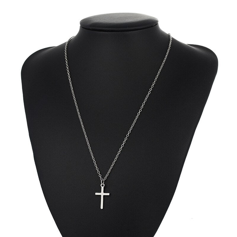 De moda Christian collar con cruz de Cristo Color oro y plata de cadena larga Simple cruz colgantes para las mujeres de la joyería de los hombres . Exclusivo.