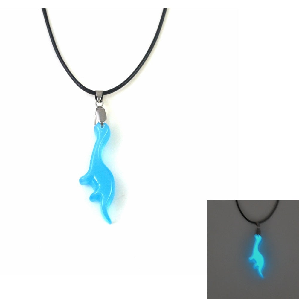 Dinosaur necklace, fashionable light absorbing and shiny jewelry, special birthday gift for daily wear