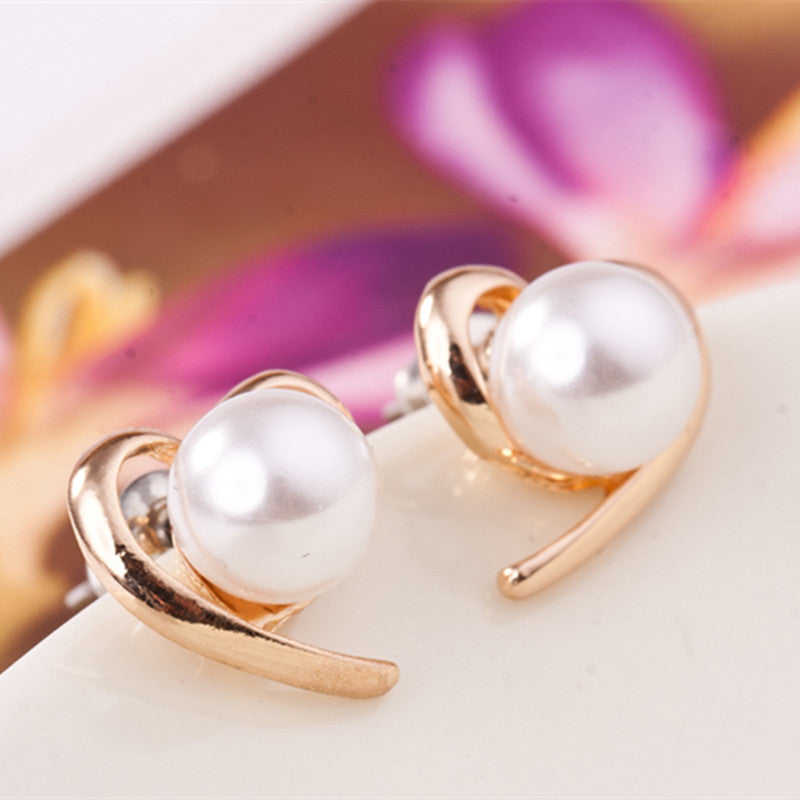 E0150 Korean Style Pearl Earrings Cute Peach Heart Love Heart Stud Earrings For Women Fashion Party Wedding Jewelry Wholesale