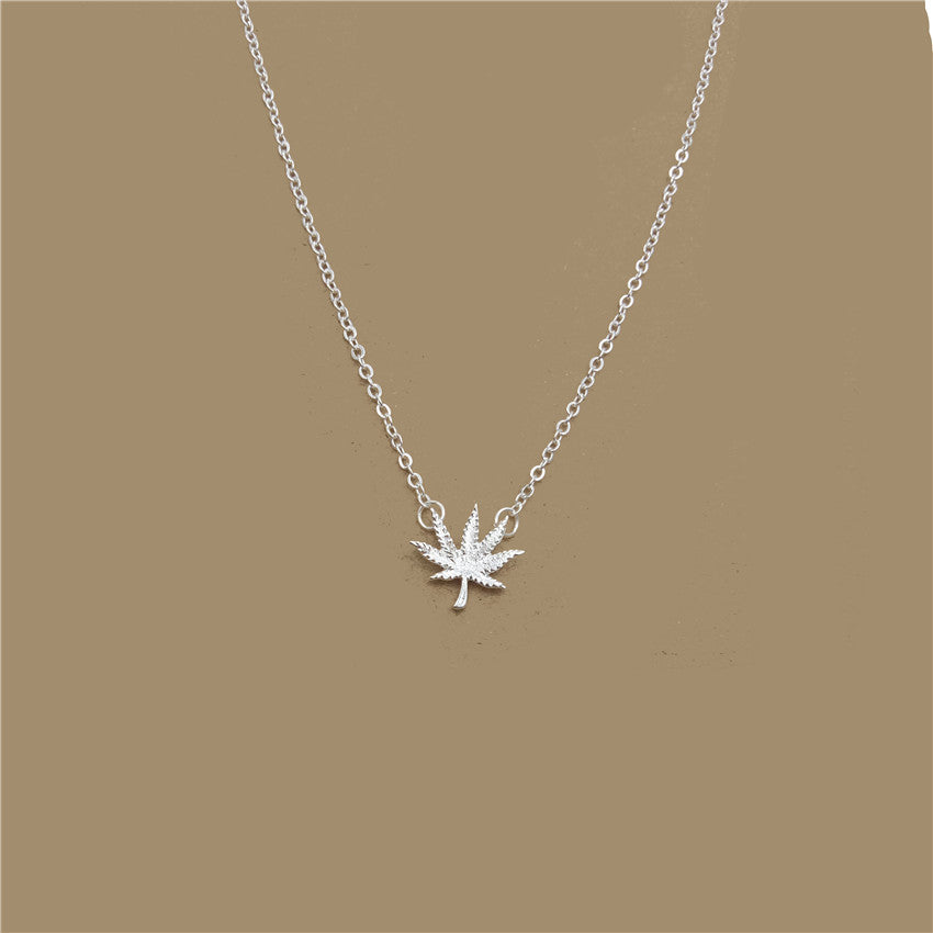 2020 Trendy Weed Leaf Necklace Gold Color Silver Color Nature Jewellery Clover Pendant Necklace Women