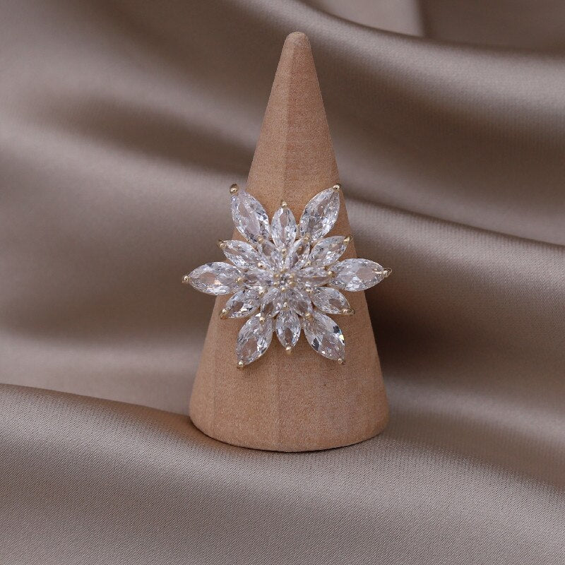 Europe Selling Jewelry  Zircon Snowflake Flower Ring Elegant Women's Opening Adjustable Cocktail Accessories