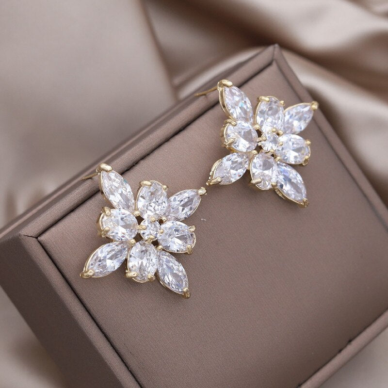 Europe Jewelry 14K Gold plated Exaggerated Four leaf Grass Zircon Earrings  Women's Wedding Party Accessories