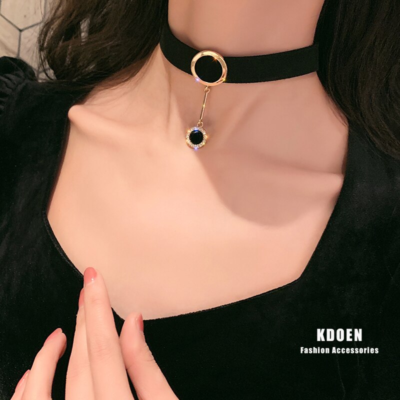 European and American exaggerated black flannel short women's necklace sexy neck jewelry Halloween party collar chain neck chain