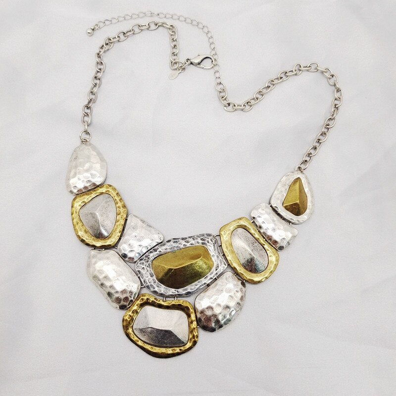 European and American exaggerated metal texture short female necklace hip-hop retro color necklace