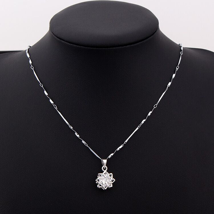 European and American trendy accessories clavicle chain with hollow flower zircon necklace for female party necklace