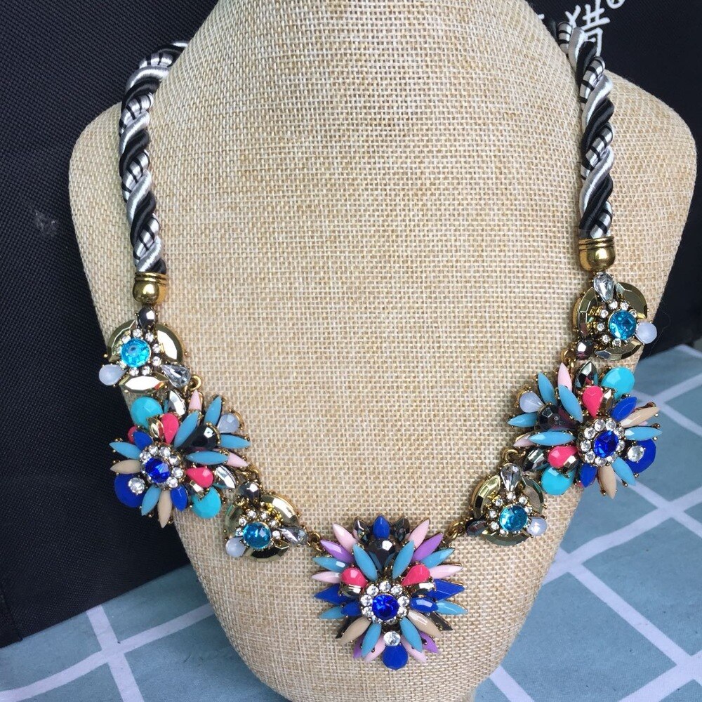 European - selling chain retro exaggerated irregular geometric crystal  and acrylic colorful pendant short necklace