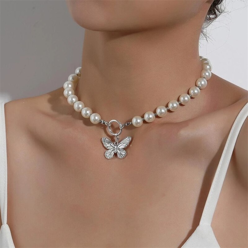 Exquisite And Simple Butterfly Pendant Necklace Elegant Temperament Pearl Beaded Clavicle  Chain Ladies Jewelry Gift