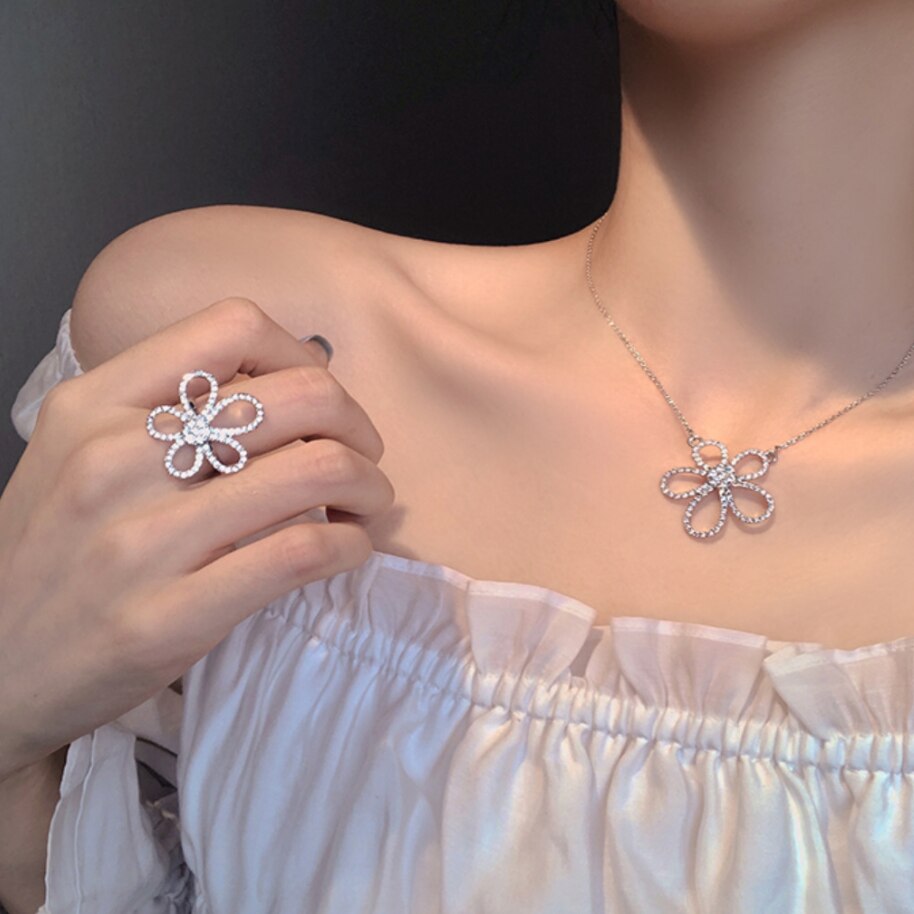 Exquisite Sweet Flower Pendant Necklaces Gifts Jewelry Female Clavicle Chain Necklace Accessories For Women Girls