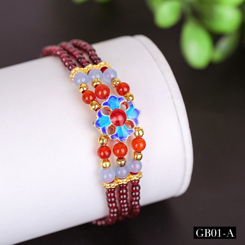Exquisite garnet bracelet for women Three chains of garnet jewelry for bracelets