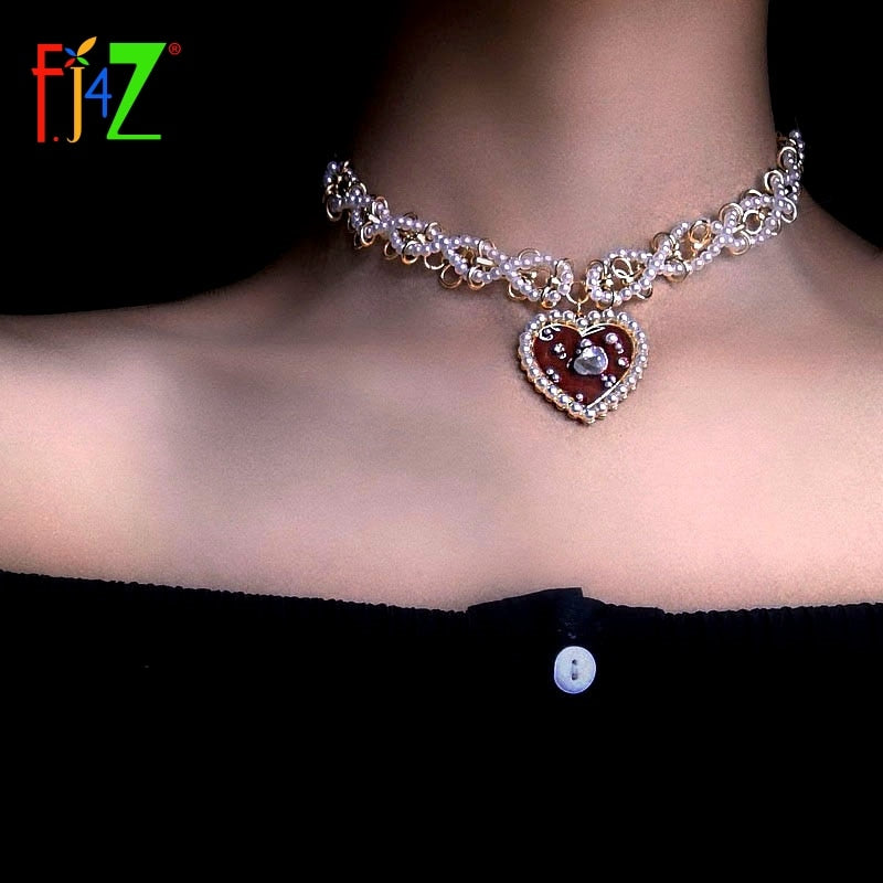 F.J4Z 2021 Choker Necklaces Luxurious Simulated Pearl Twisted Big Heart Charm Women Statement Necklace Gifts Dropship